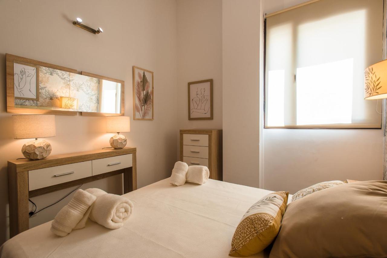 Apartamento Puerta Real - Free Parking Sevilla Kültér fotó