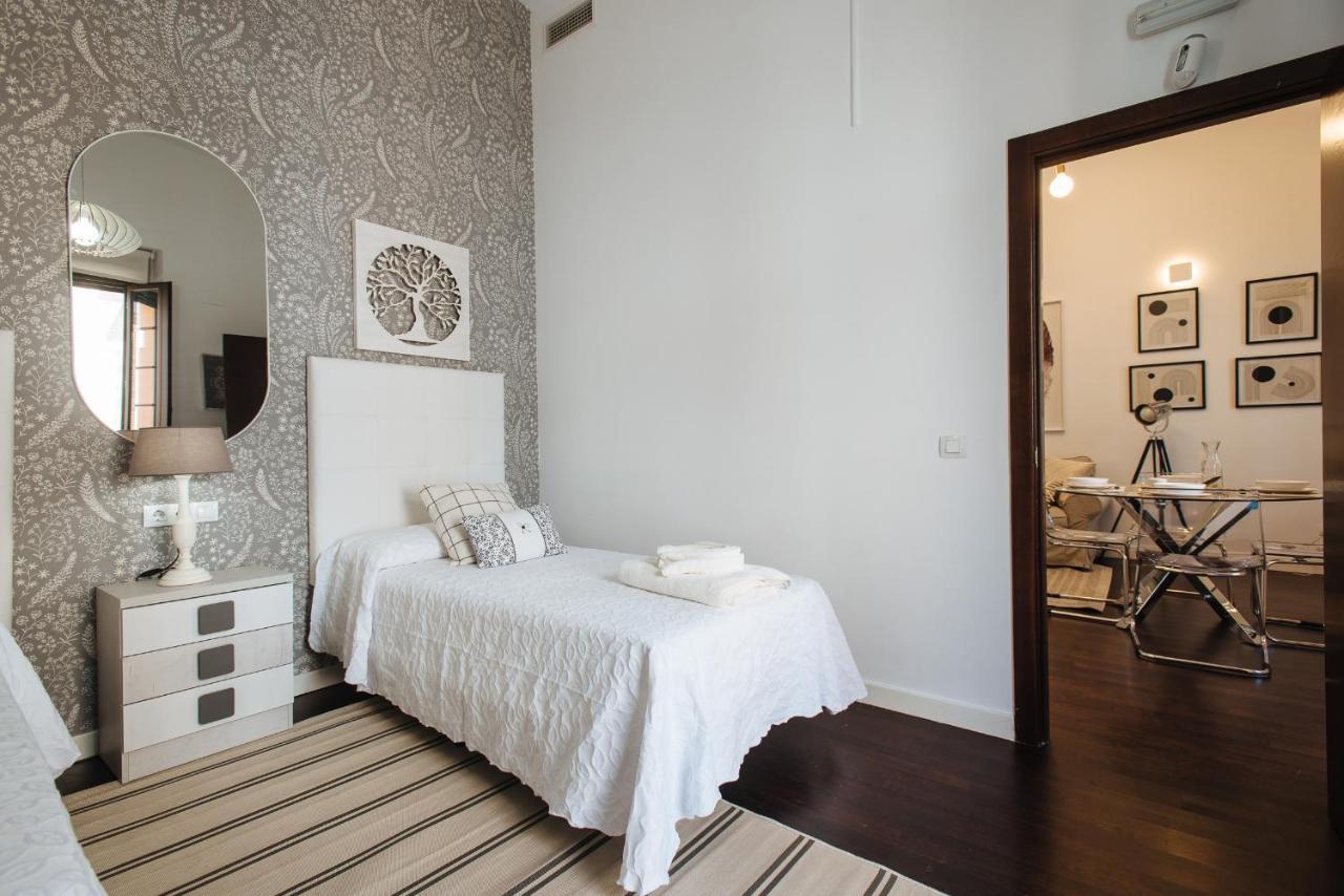 Apartamento Puerta Real - Free Parking Sevilla Kültér fotó
